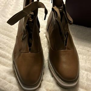 Women’s Booties 8.5 by Johnson & Murphy Taupe (New)